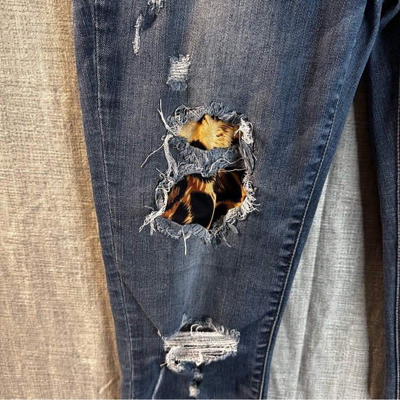 Judy Blue Leopard Patch distressedSkinny Jeans Distressed Mid Rise Denim Size 11 - Picture 5 of 11